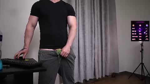 Snapshot of angelcabezaz chatting on June 28, 2:39 am NGEL. online show from June 28, 2:39 am
