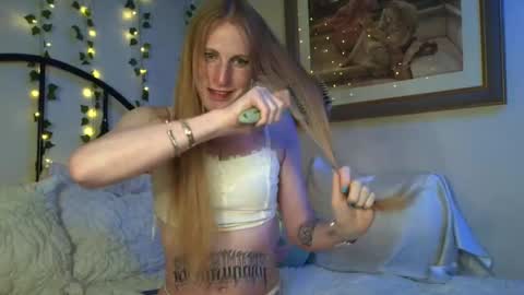 Snapshot of angelcakexoxo chatting on May 27, 5:37 am AngelCakexoxo online show from May 27, 5:37 am