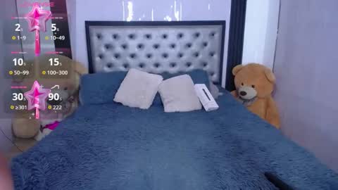 Snapshot of angelcamgirl20 chatting on October 11, 7:51 am angel online show from October 11, 7:51 am