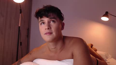 Snapshot of angelcossio chatting on February 9, 2:06 am Angel online show from February 9, 2:06 am