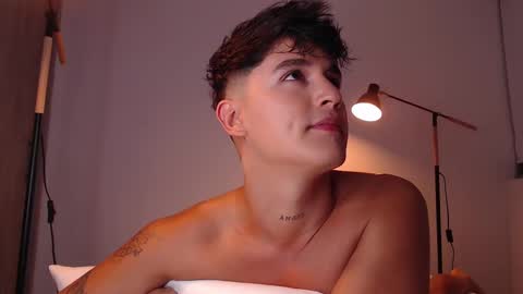 Snapshot of angelcossio chatting on March 3, 11:14 pm Angel online show from March 3, 11:14 pm