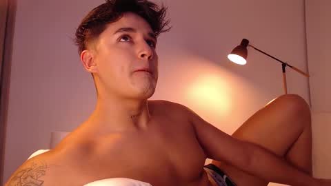 Snapshot of angelcossio chatting on September 11, 12:33 am Angel online show from September 11, 12:33 am