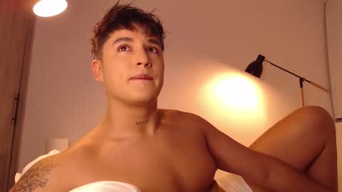 Snapshot of angelcossio chatting on October 13, 1:27 am Angel online show from October 13, 1:27 am