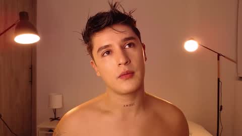 Snapshot of angelcossio chatting on November 6, 1:17 am Angel online show from November 6, 1:17 am