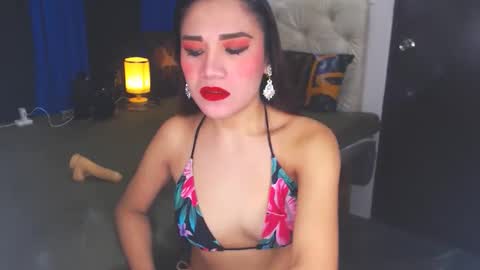 Snapshot of angelcumfallen chatting on January 9, 1:02 pm Angel online show from January 9, 1:02 pm