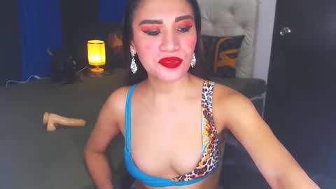 Snapshot of angelcumfallen chatting on January 11, 9:25 pm Angel online show from January 11, 9:25 pm