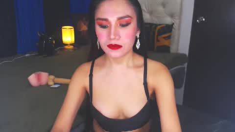 Snapshot of angelcumfallen chatting on January 19, 12:49 am Angel online show from January 19, 12:49 am