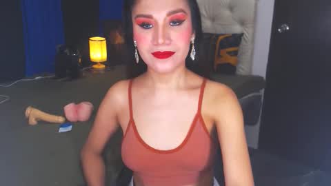 Snapshot of angelcumfallen chatting on January 25, 12:38 am Angel online show from January 25, 12:38 am