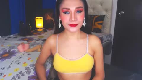 Snapshot of angelcumfallen chatting on January 28, 12:15 am Angel online show from January 28, 12:15 am