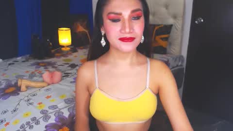 Snapshot of angelcumfallen chatting on January 28, 12:32 pm Angel online show from January 28, 12:32 pm