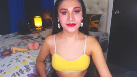 Snapshot of angelcumfallen chatting on January 28, 3:35 pm Angel online show from January 28, 3:35 pm