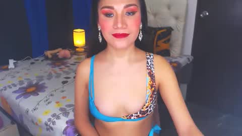 Snapshot of angelcumfallen chatting on February 11, 6:22 pm Angel online show from February 11, 6:22 pm