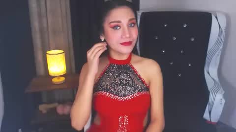 Snapshot of angelcumfallen chatting on February 13, 11:15 pm Angel online show from February 13, 11:15 pm