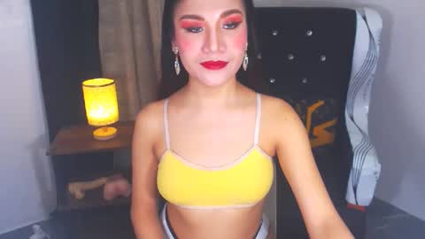 Snapshot of angelcumfallen chatting on February 16, 6:54 pm Angel online show from February 16, 6:54 pm