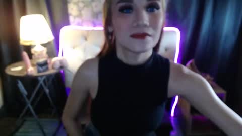 Snapshot of angelcumfallen chatting on October 27, 6:50 am Angel online show from October 27, 6:50 am