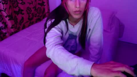 angele online show from February 5, 5:09 am