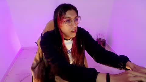 angele online show from March 11, 11:44 pm