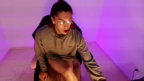 angele online show from April 13, 6:24 pm