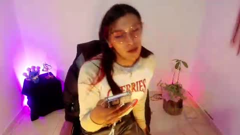 angele online show from June 24, 6:18 pm