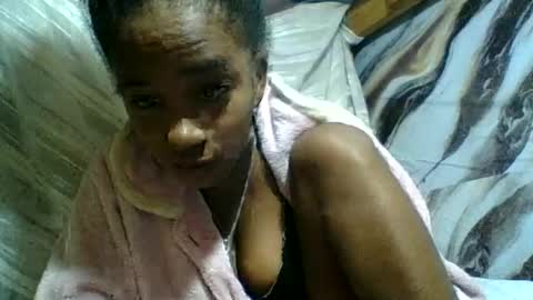 Angelettee online show from July 2, 7:31 pm