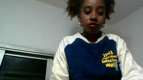 Angelettee online show from August 7, 8:27 am