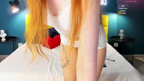Snapshot of angelfleur chatting on May 17, 1:25 am Angela online show from May 17, 1:25 am