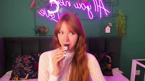 Snapshot of angelfleur chatting on May 23, 1:33 am Angela online show from May 23, 1:33 am