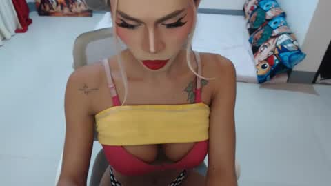 DIVINE ANGEL online show from January 16, 12:25 am