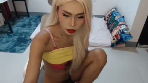 DIVINE ANGEL online show from February 12, 2:17 am