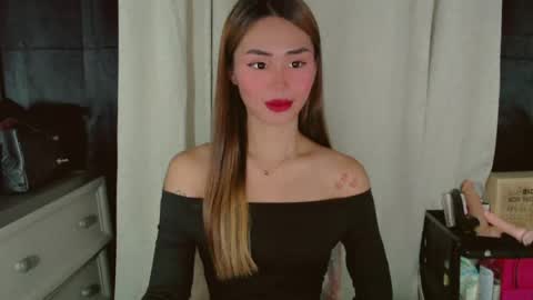 Snapshot of angelic_sex chatting on June 17, 12:40 pm Angelica online show from June 17, 12:40 pm