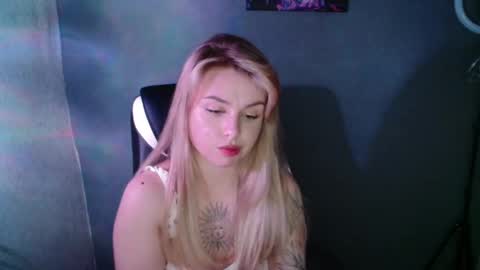 Snapshot of angelicablanch chatting on September 23, 8:12 pm angelicablanch online show from September 23, 8:12 pm