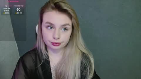 Snapshot of angelicablanch chatting on October 12, 9:25 pm angelicablanch online show from October 12, 9:25 pm