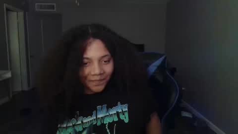 Snapshot of angelicaliusdomme chatting on October 11, 3:21 pm Alius Angelic online show from October 11, 3:21 pm