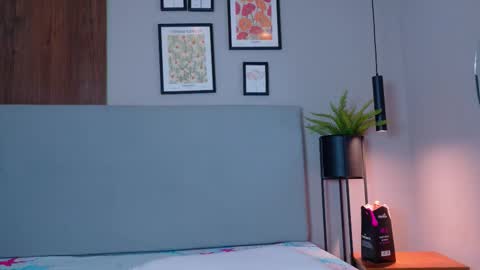 Snapshot of angeliinhell chatting on February 13, 11:28 am Angel iin hell online show from February 13, 11:28 am