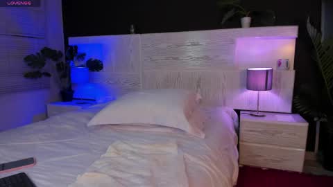 angelina_hilton online show from April 23, 11:42 am