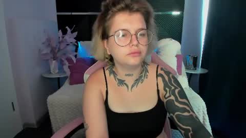 angelina_meaw online show from August 4, 6:05 am