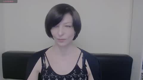 Snapshot of angelinalov_ chatting on February 19, 9:06 am Angelina online show from February 19, 9:06 am