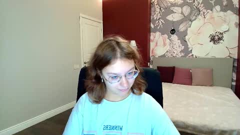 AngelinaLow online show from September 30, 11:26 am