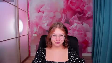 AngelinaLow online show from October 8, 11:30 am