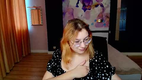 AngelinaLow online show from March 3, 12:22 pm