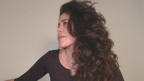 Snapshot of angelinarosss_ chatting on June 14, 9:06 pm online show from June 14, 9:06 pm