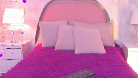 angeline online show from April 8, 12:16 pm