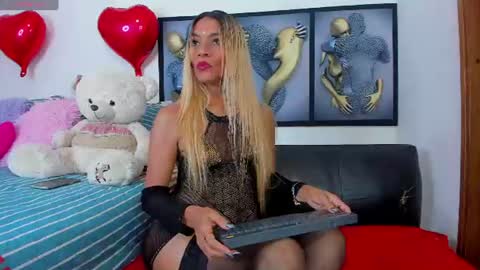 Snapshot of angeline_focus chatting on June 13, 7:06 am ANGELINE YAMPOLL online show from June 13, 7:06 am