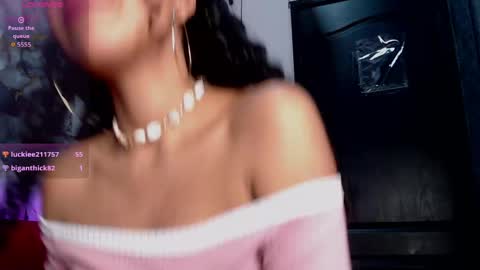 Snapshot of angeline_scot chatting on April 25, 1:41 pm angeline_scot online show from April 25, 1:41 pm