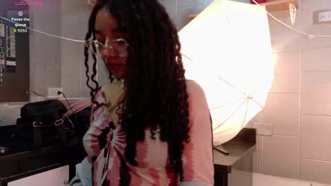 Snapshot of angeline_scot chatting on April 29, 12:09 pm angeline_scot online show from April 29, 12:09 pm