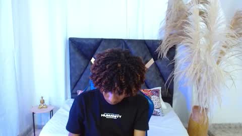 Snapshot of angell18_ chatting on February 5, 8:35 pm Angel online show from February 5, 8:35 pm