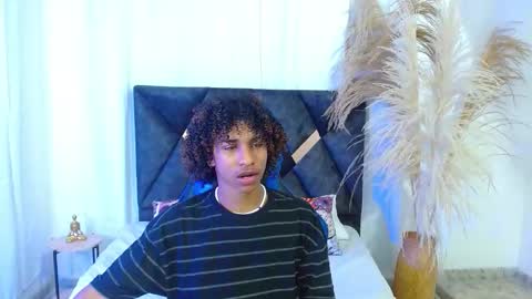 Snapshot of angell18_ chatting on February 9, 8:35 pm Angel online show from February 9, 8:35 pm