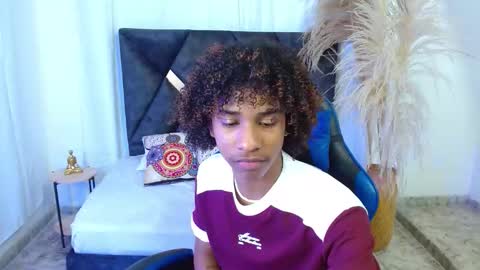 Snapshot of angell18_ chatting on February 14, 8:49 pm Angel online show from February 14, 8:49 pm