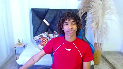 Snapshot of angell18_ chatting on February 16, 9:22 pm Angel online show from February 16, 9:22 pm