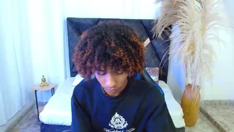 Snapshot of angell18_ chatting on February 17, 9:21 pm Angel online show from February 17, 9:21 pm